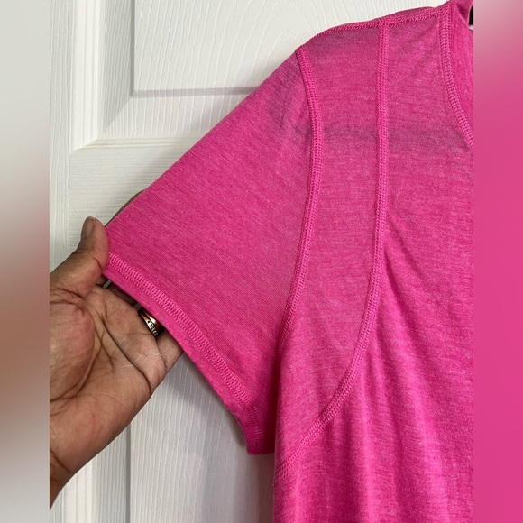 NWT Calvin Klein Women’s Pink short sleeved Tee - Size XL - Picture 3 of 7